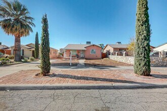 1317 Howze St in El Paso, TX - Building Photo - Building Photo