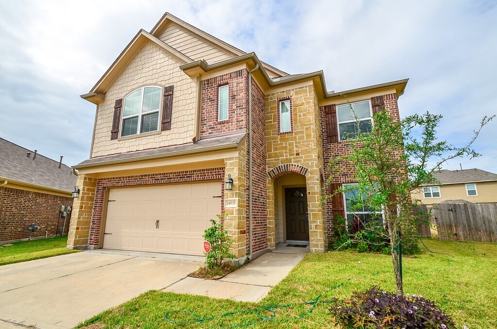 14935 Vinegrove Falls Ct in Cypress, TX - Building Photo