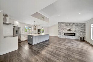 6401 Crossbow Ct in Davie, FL - Building Photo