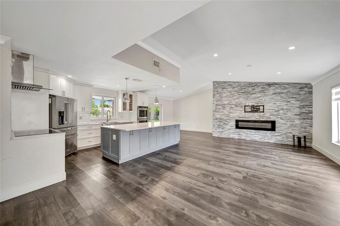 6401 Crossbow Ct in Davie, FL - Building Photo