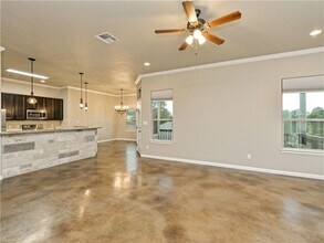 323 Kaanapali Ln in Bastrop, TX - Building Photo - Building Photo