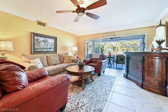 215 Cypress Way E in Naples, FL - Building Photo - Building Photo
