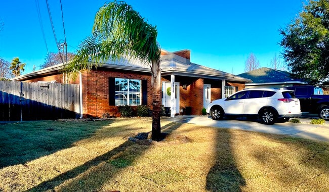 property at 6214 E Azalea Ave