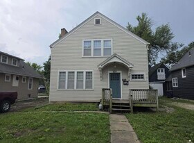 809 Bertrand St in Manhattan, KS - Building Photo