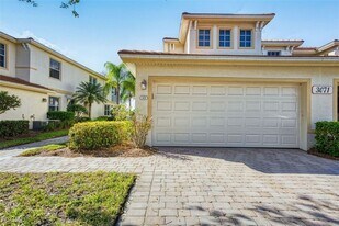 3071 Meandering Way in Ft. Myers, FL - Building Photo