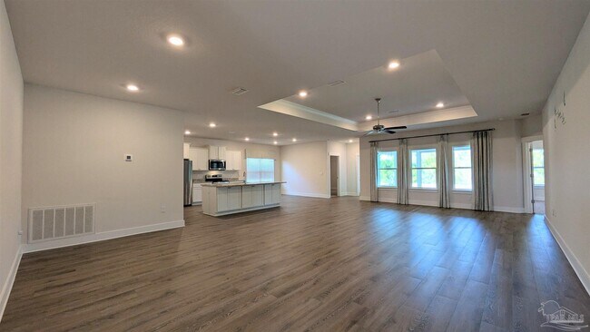3333 Southwind Dr in Gulf Breeze, FL - Foto de edificio - Building Photo
