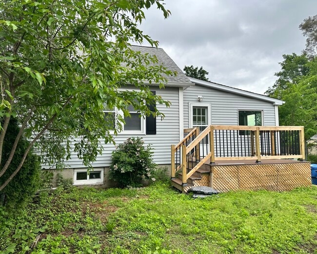 146 Sterling St in New Britain, CT - Building Photo - Building Photo