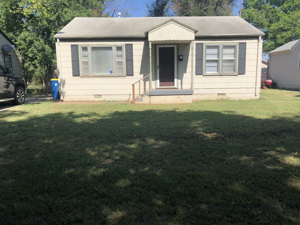 1119 S Walnut St in Stillwater, OK - Building Photo