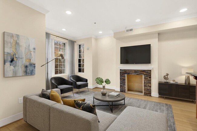 1126 Columbia Rd NW in Washington, DC - Building Photo - Building Photo