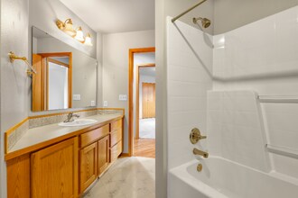 9309 45th Dr NE in Marysville, WA - Foto de edificio - Building Photo