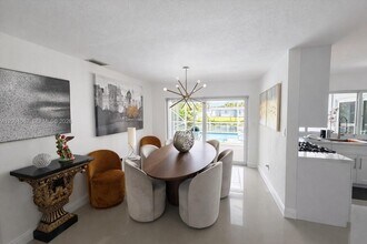 8085 NW 21st St in Sunrise, FL - Building Photo - Building Photo