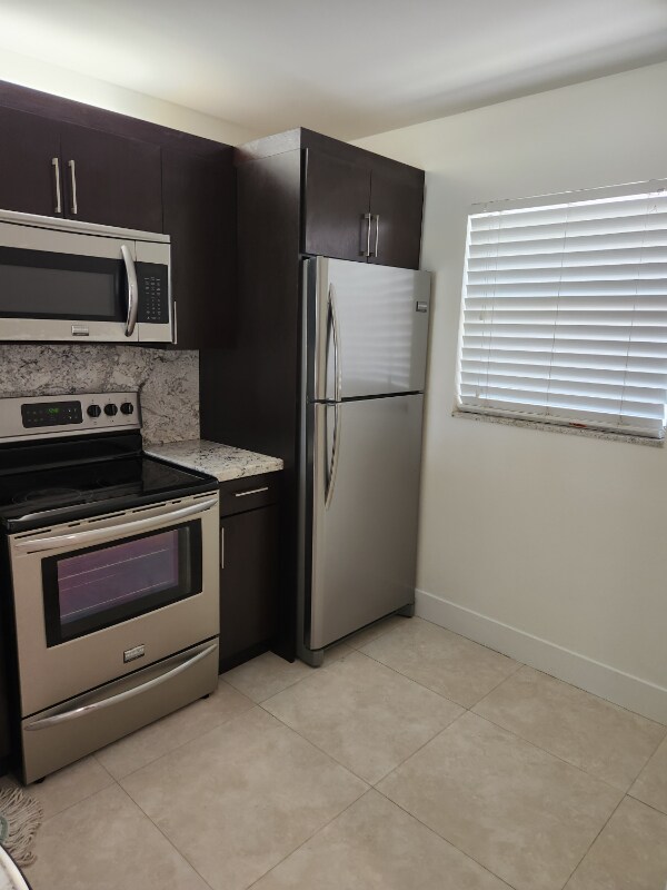 14873 SW 104th St in Miami, FL - Building Photo - Building Photo