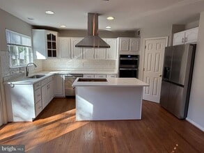 20453 Charter Oak Dr in Ashburn, VA - Building Photo - Building Photo