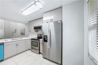 214 City View Dr in Fort Lauderdale, FL - Building Photo - Building Photo