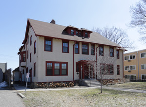 2011 Pillsbury Ave S in Minneapolis, MN - Foto de edificio - Building Photo