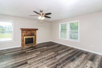 952 S Lassetter Cir in Villa Rica, GA - Building Photo - Building Photo