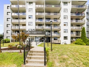 3915 Portage Rd in Niagara Falls, ON - Building Photo - Building Photo