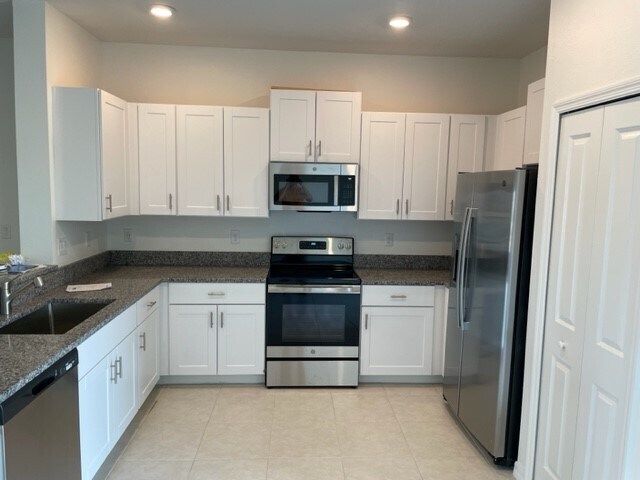 32091 Powderpuff Mimosa Dr in San Antonio, FL - Building Photo - Building Photo