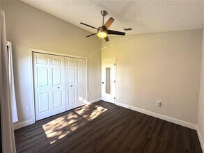 402 Lark Ct in Kissimmee, FL - Building Photo - Building Photo