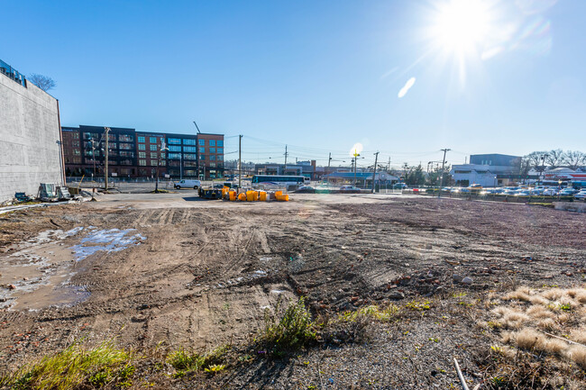 The Sapphire in Hackensack, NJ - Building Photo - Building Photo