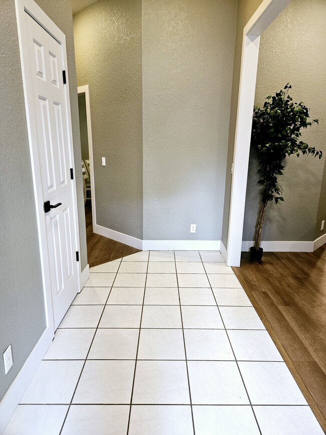 2010 Constitution Ave in Enid, OK - Building Photo - Building Photo