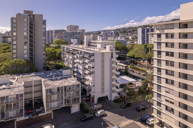 Punahala in Honolulu, HI - Building Photo - Building Photo