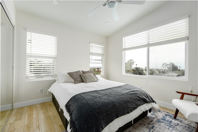 5021 Foothill Blvd in San Diego, CA - Building Photo - Building Photo