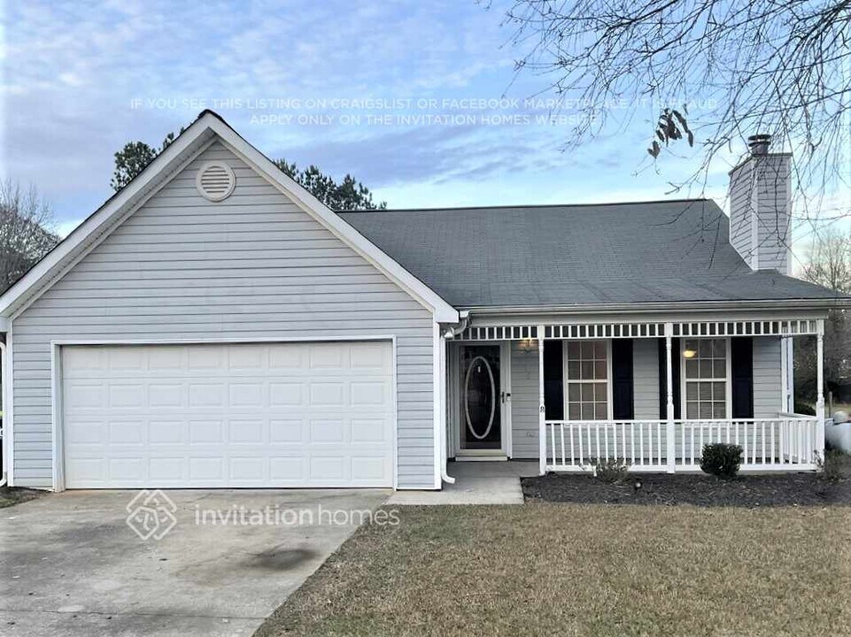10 McIntosh Estates Dr in Sharpsburg, GA - Building Photo