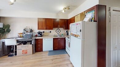 11220-11220 104 Ave. in Grande Prairie, AB - Building Photo - Building Photo