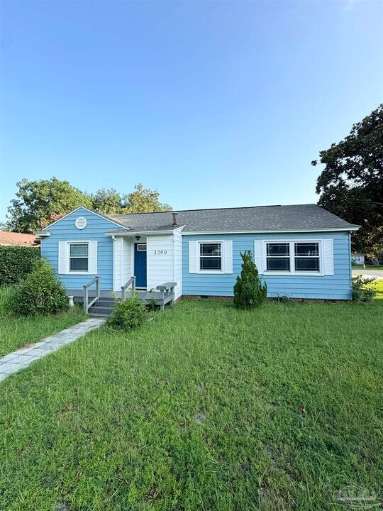 1200 Wilson Ave in Pensacola, FL - Building Photo
