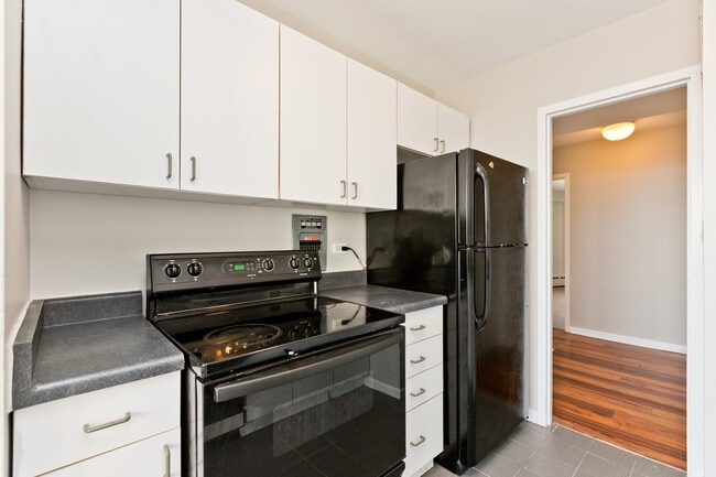 property at 3410 N Lake Shore Dr