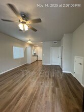 410 S Summit St in Visalia, CA - Building Photo - Building Photo