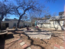 2608 W 8th St in Austin, TX - Building Photo