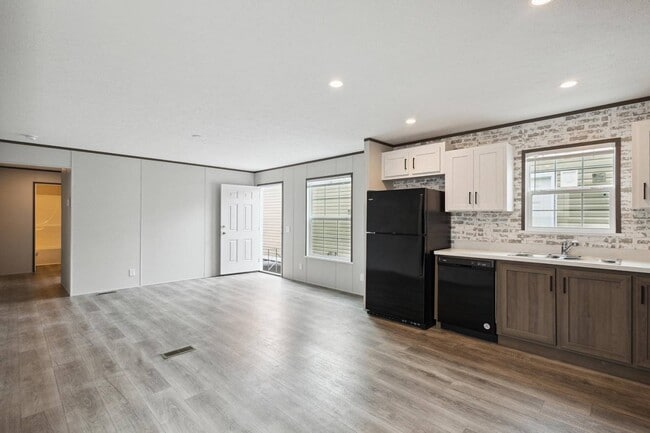 property at 19 Sundale Trailer Ct