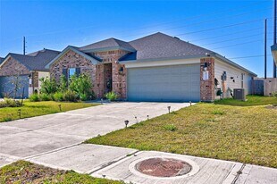 8522 Kokernot Ln in Rosharon, TX - Building Photo