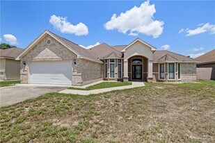 19 New Orleans Cir in Pharr, TX - Building Photo