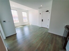 36 Atlantic St in Stamford, CT - Building Photo - Building Photo