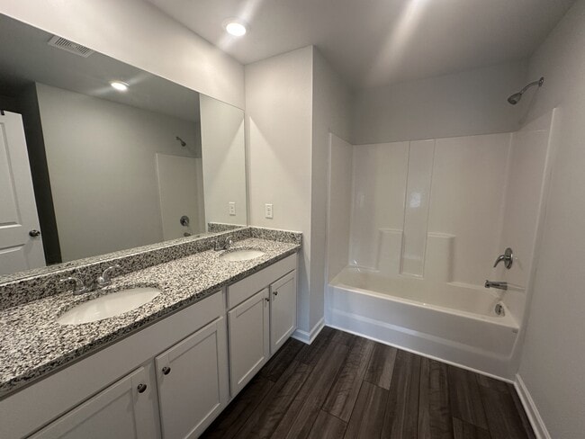 271 Oakwood Dr NW in Milledgeville, GA - Building Photo - Building Photo