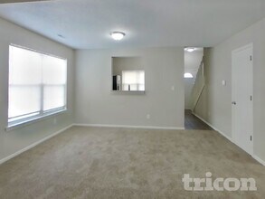 484 Brookstone Dr in Greenfield, IN - Building Photo - Building Photo