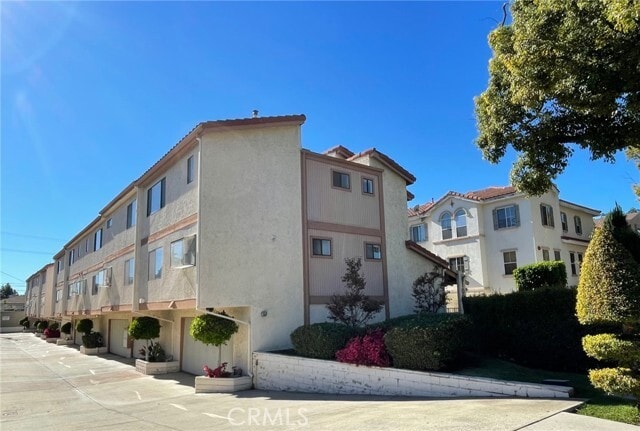 property at 1006 Arcadia Ave