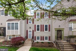 2384 Branleigh Park Ct in Reston, VA - Building Photo