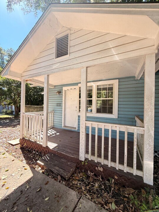 904 S Lipona Rd in Tallahassee, FL - Building Photo