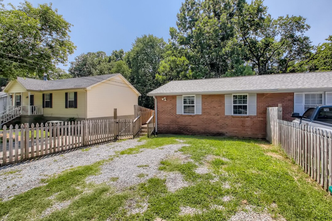 4233 Valley Grove Dr, Unit A in Hermitage, TN - Building Photo