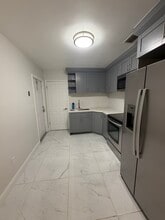 815 SW 5th Ct in Hallandale Beach, FL - Foto de edificio - Building Photo