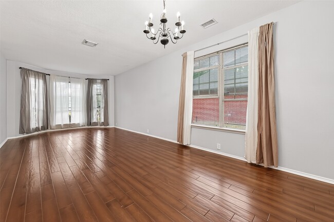 property at 4922 Beechknoll Ln