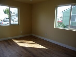 4373 Toni Ave N in Keizer, OR - Building Photo - Building Photo