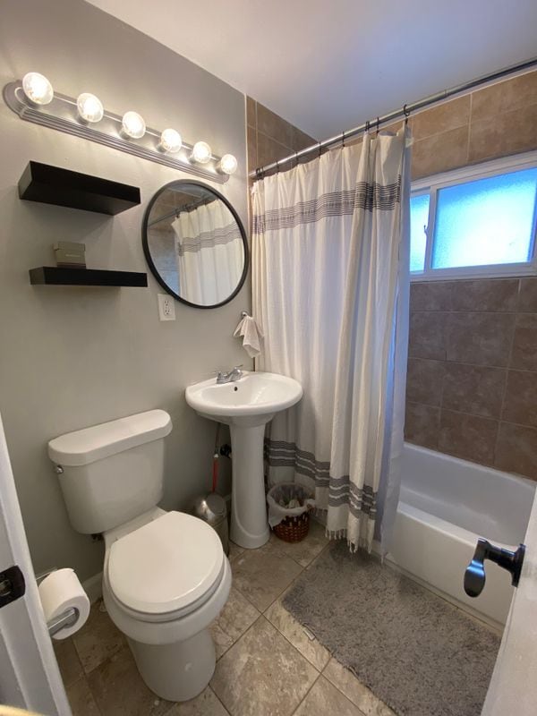 905 N Moline St in Aurora, CO - Foto de edificio - Building Photo