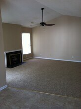 114 W Victoria Ct, Unit D in Greenville, NC - Building Photo - Building Photo
