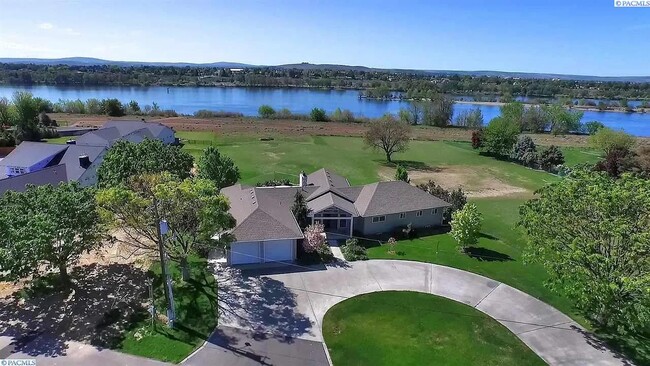 property at 7624 River Blvd