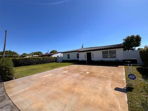 18361 NE 20th Pl in North Miami Beach, FL - Building Photo - Building Photo